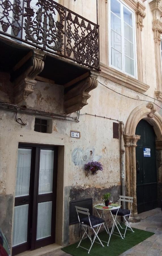 Room In The Doxi Palace Gallipoli Exterior photo
